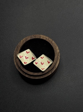 Vintage古著甜美简约爱心波点方块耳钉气质时尚立体耳饰R120255