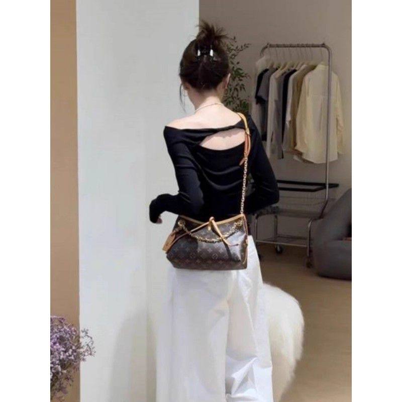 黑色不规则一字领露肩长袖T恤女秋季修身后背镂空设计感小众上衣,女装/女士精品,T恤,淘宝优惠券,粉丝福利购,淘宝优惠卷