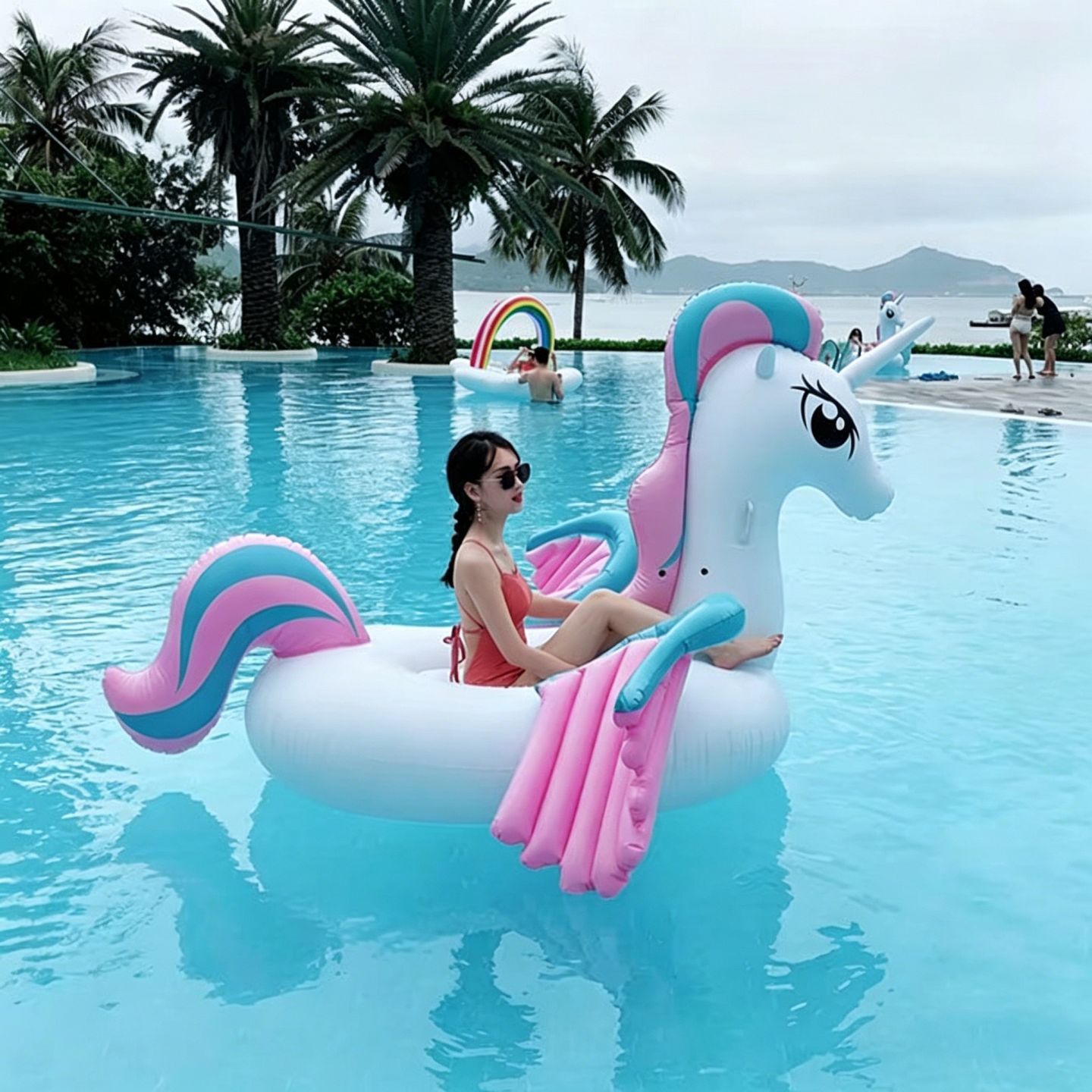 水上动物玩具充气坐骑独角兽浮床