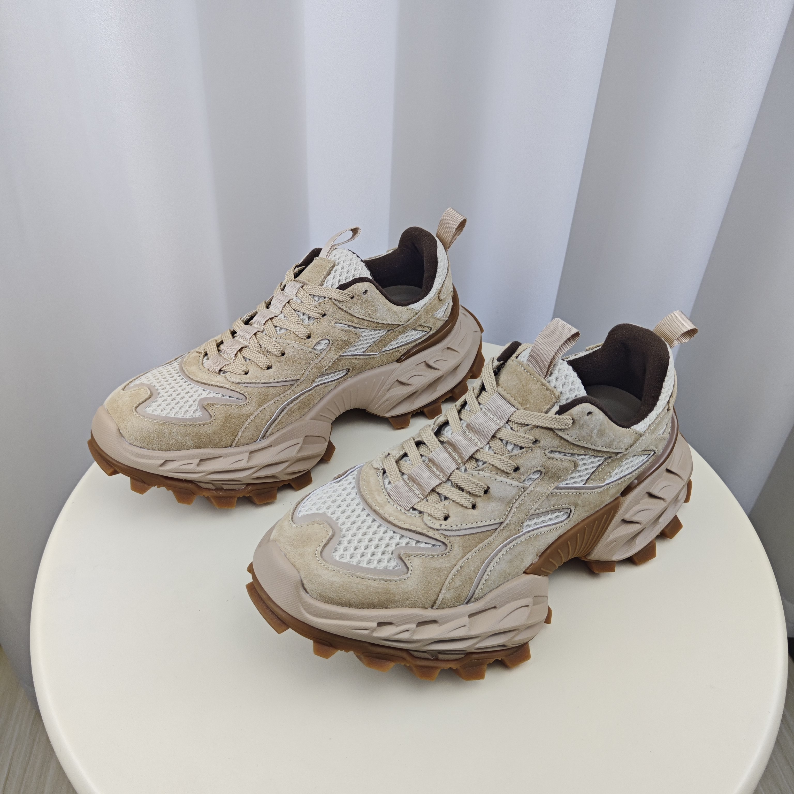 2024秋季新款增高休闲厚底运动鞋