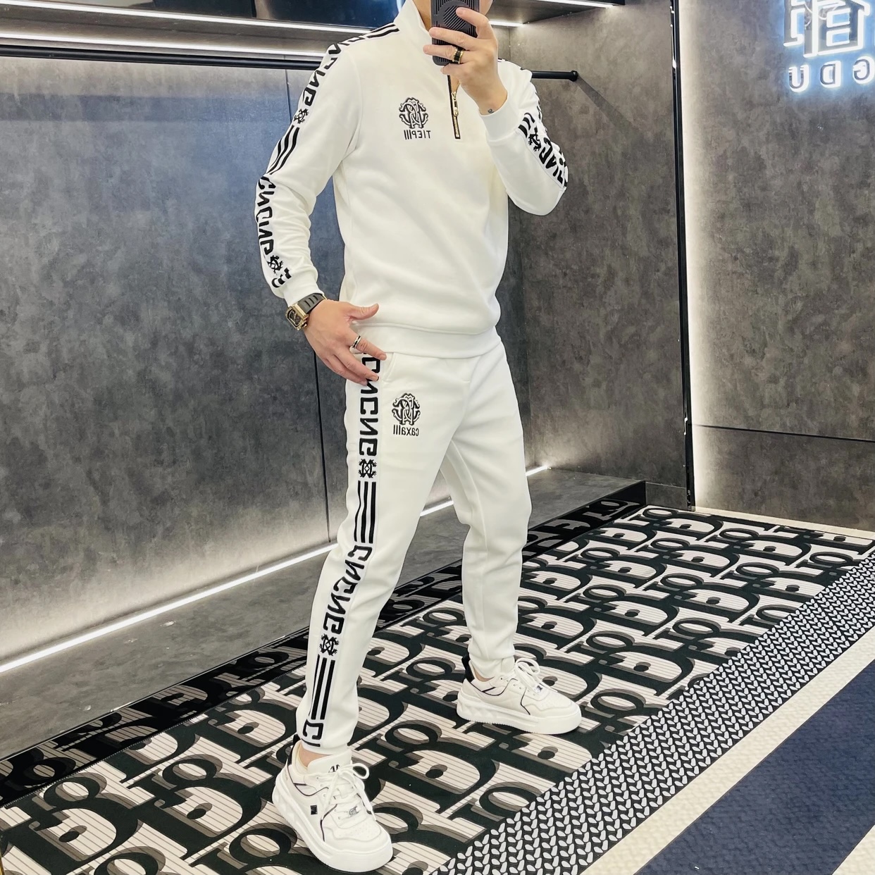 欧货站2023新款男士秋冬休闲套装时尚青年轻奢立领半拉链修身套装