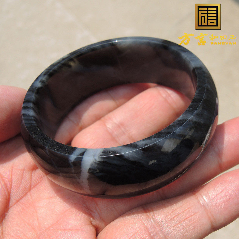 方言企业精品羊脂底子墨玉籽料未能留皮孔子55口径豪华正装手镯f