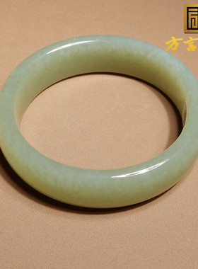 新疆细腻油润且末料蓝色基调手镯