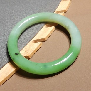 捡漏了方言俄罗斯乌兰海碧玉苹果绿粉青意境温润细腻卡60mm手镯s2