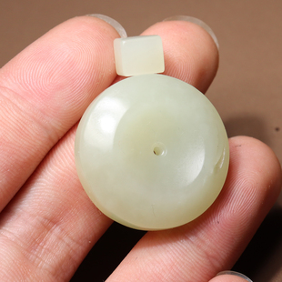 惊呆方言和田玉佩戴级新疆温润细腻且末料淡黄口平安扣吊坠挂件A8