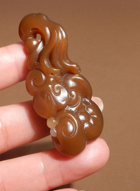 精品方言和田玉推荐新疆高油糯且末料老红糖俏雕吉祥如意吊坠X3