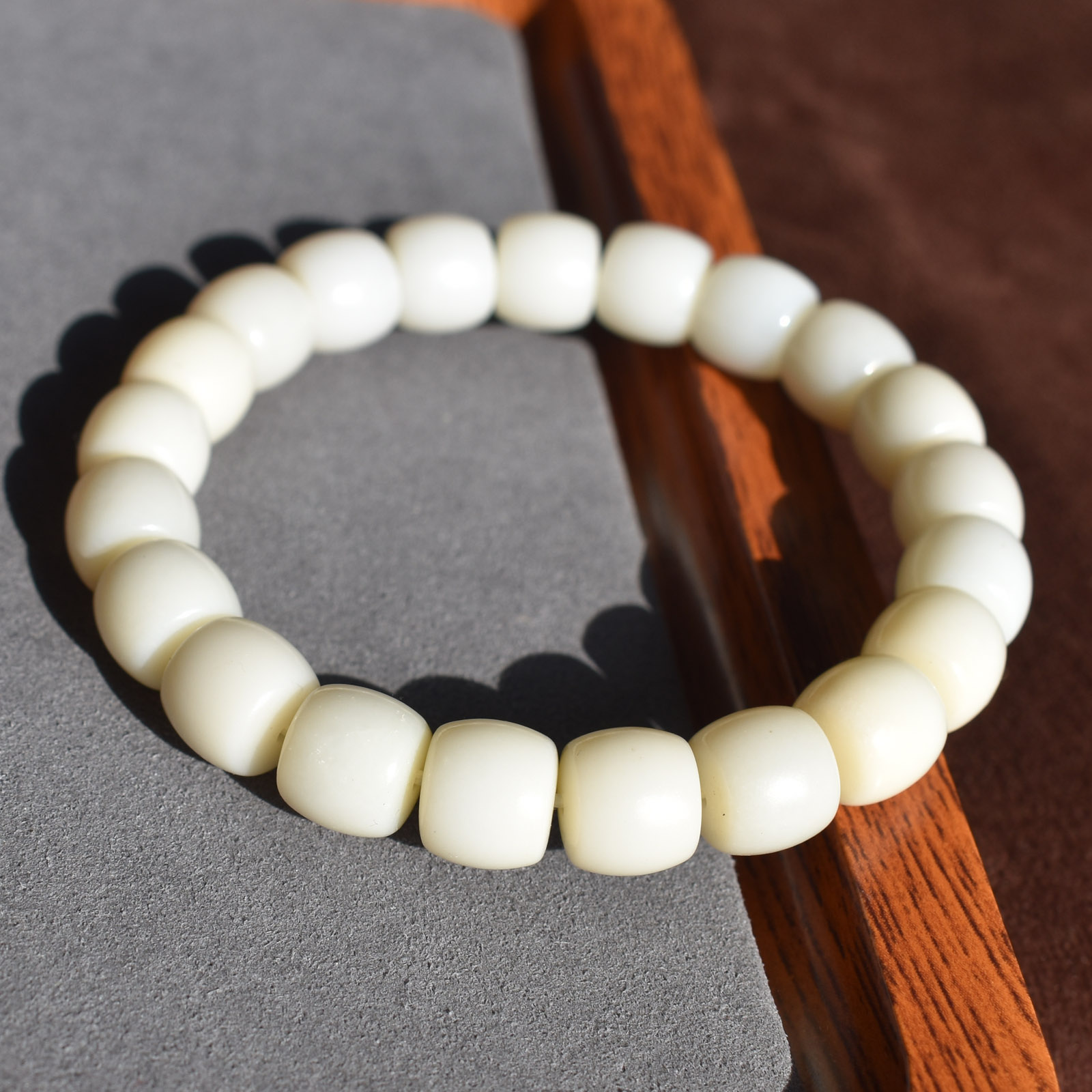 震惊稀缺方言精品特惠新疆细腻且末米达料白玉老型10mm手串手链R1