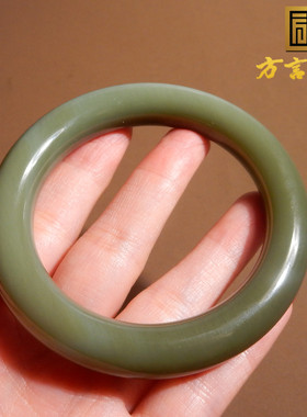 新疆沙枣青籽料一细豆沙57mm手镯