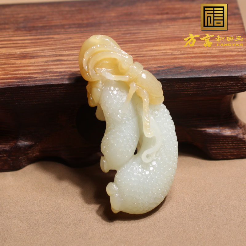 惊呆方言和田玉精品佩戴级细腻细腻新疆且末糖白玉飞黄腾达吊坠A0