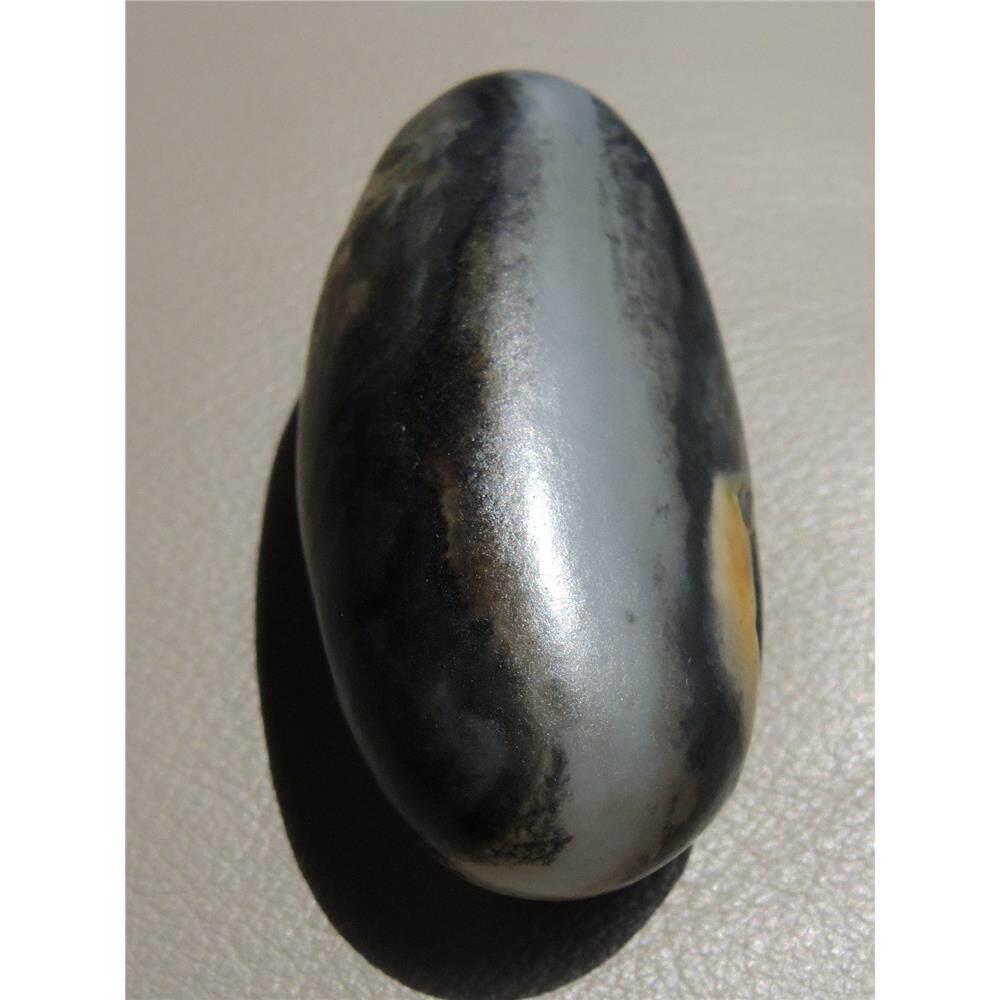 福利价金皮白玉一线天三色墨玉青花籽料人工修型水滴型水墨吊坠R