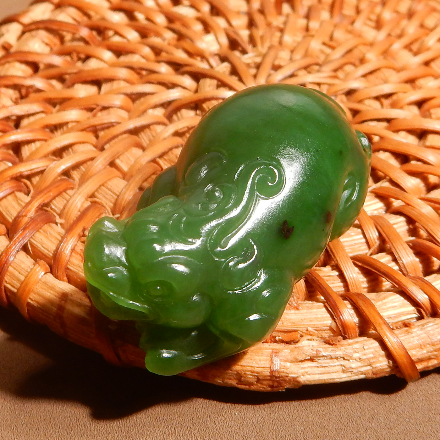 俄罗斯料老坑辣阳绿碧玉貔貅吊坠