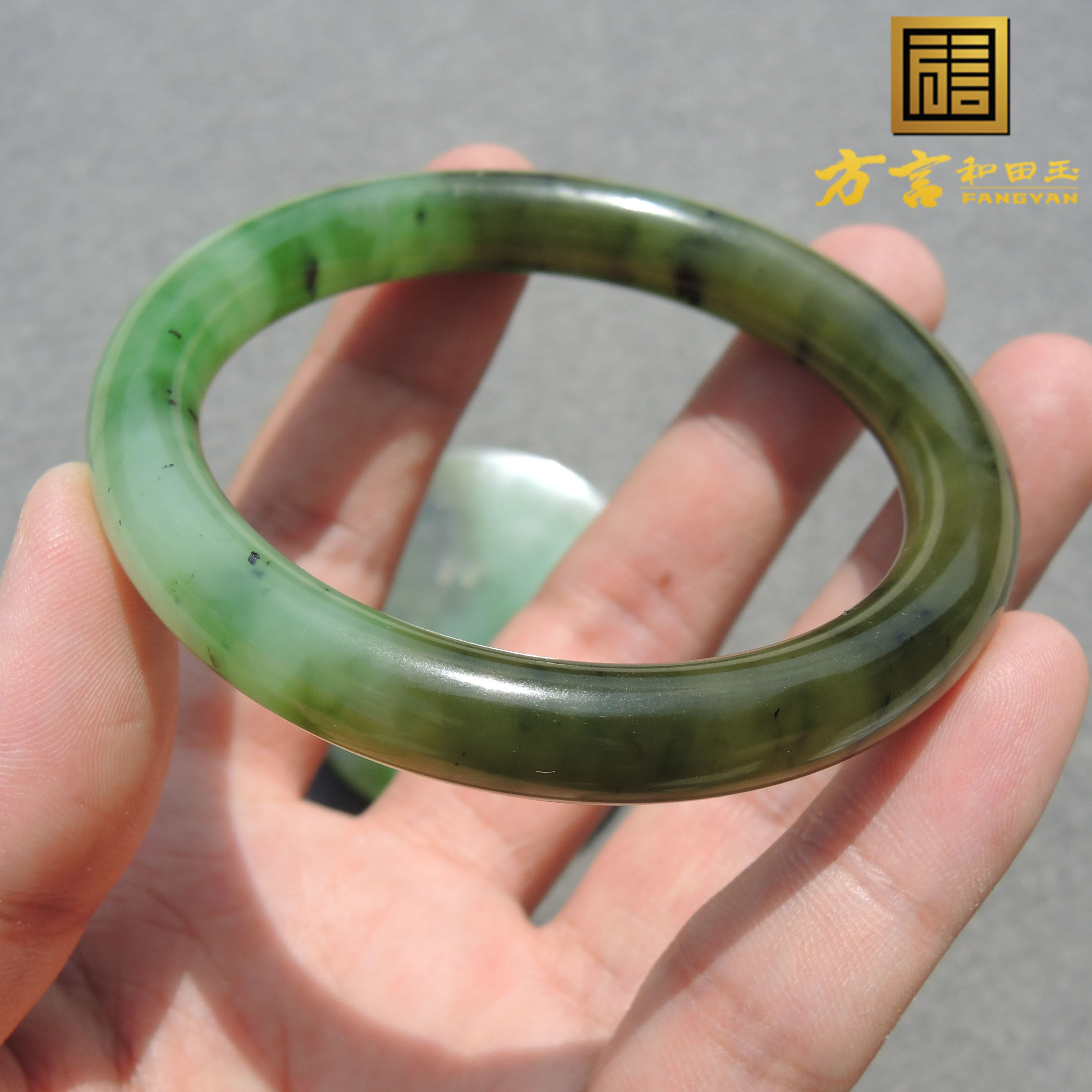 方言和田玉老坑俄料苹果绿碧玉带糖巧色半山半水57mm手镯带镯芯S6