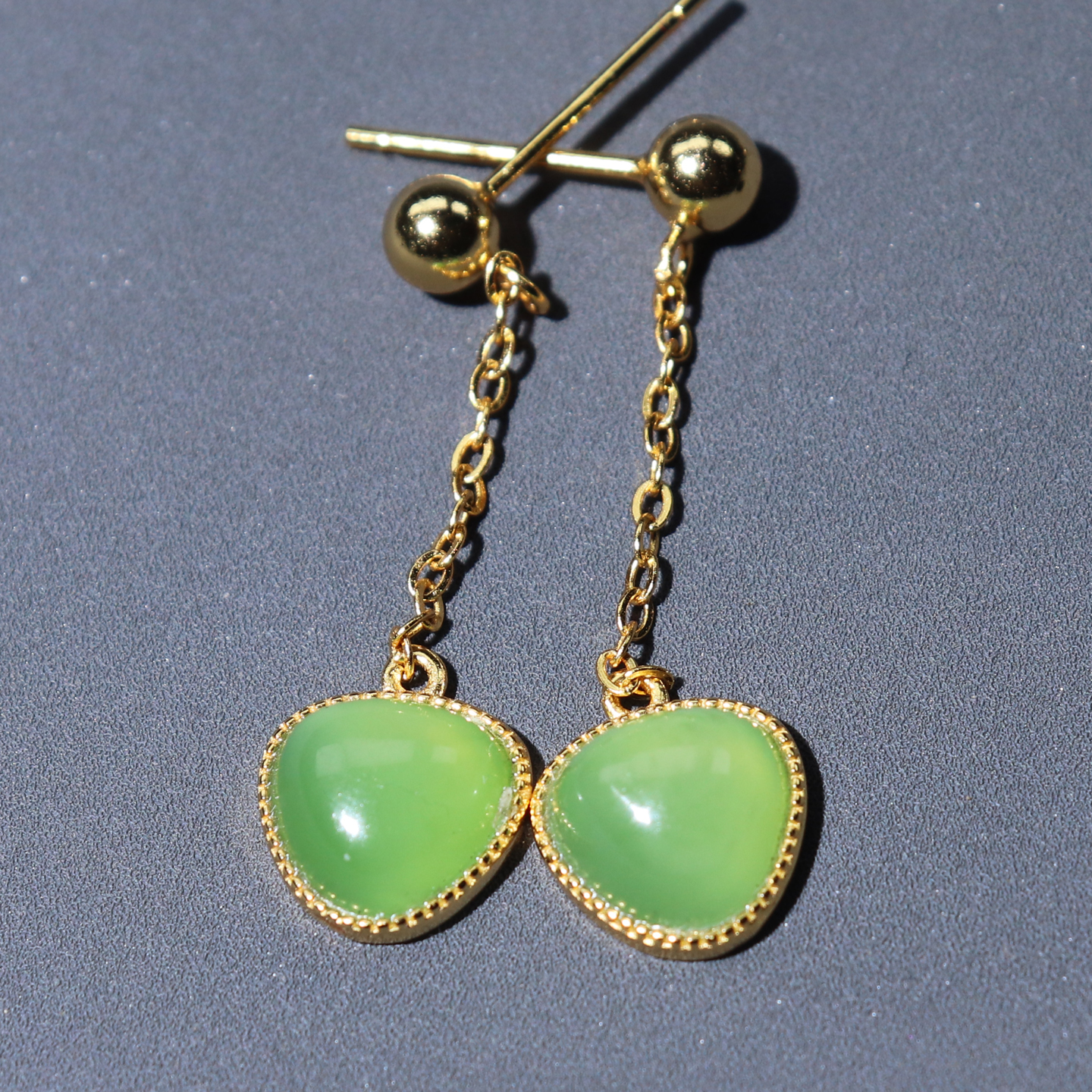 精品方言和田玉推荐俄料果绿无黑点碧玉细腻干净心形耳坠饰品A8