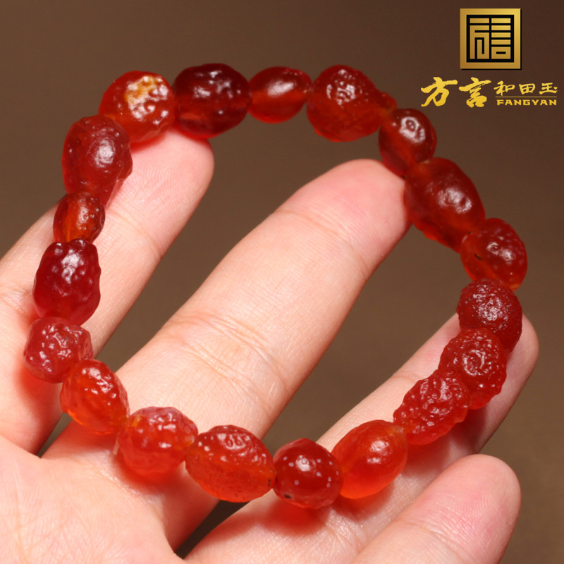 惊呆了方言和田玉精品特色温润细腻新疆黑山红葡萄干玛瑙手串A1