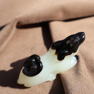 震惊方言和田玉黑油皮黑白分明羊脂白玉俄籽料旺财狗狗吊坠挂件A2