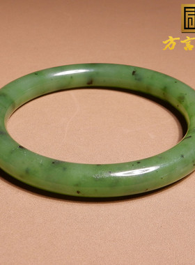俄罗斯老坑料碧玉猕猴桃60mm手镯