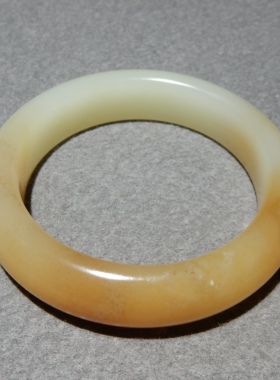 方言且末料糖白玉手镯收藏级