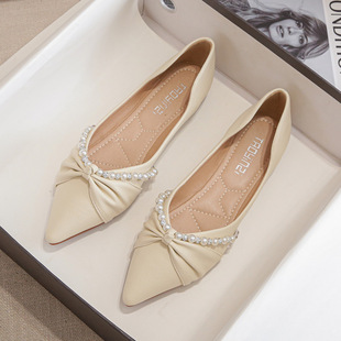 尖头单鞋女2024新款水钻珍珠小码33 -34 大码41-43软底瓢鞋不累脚