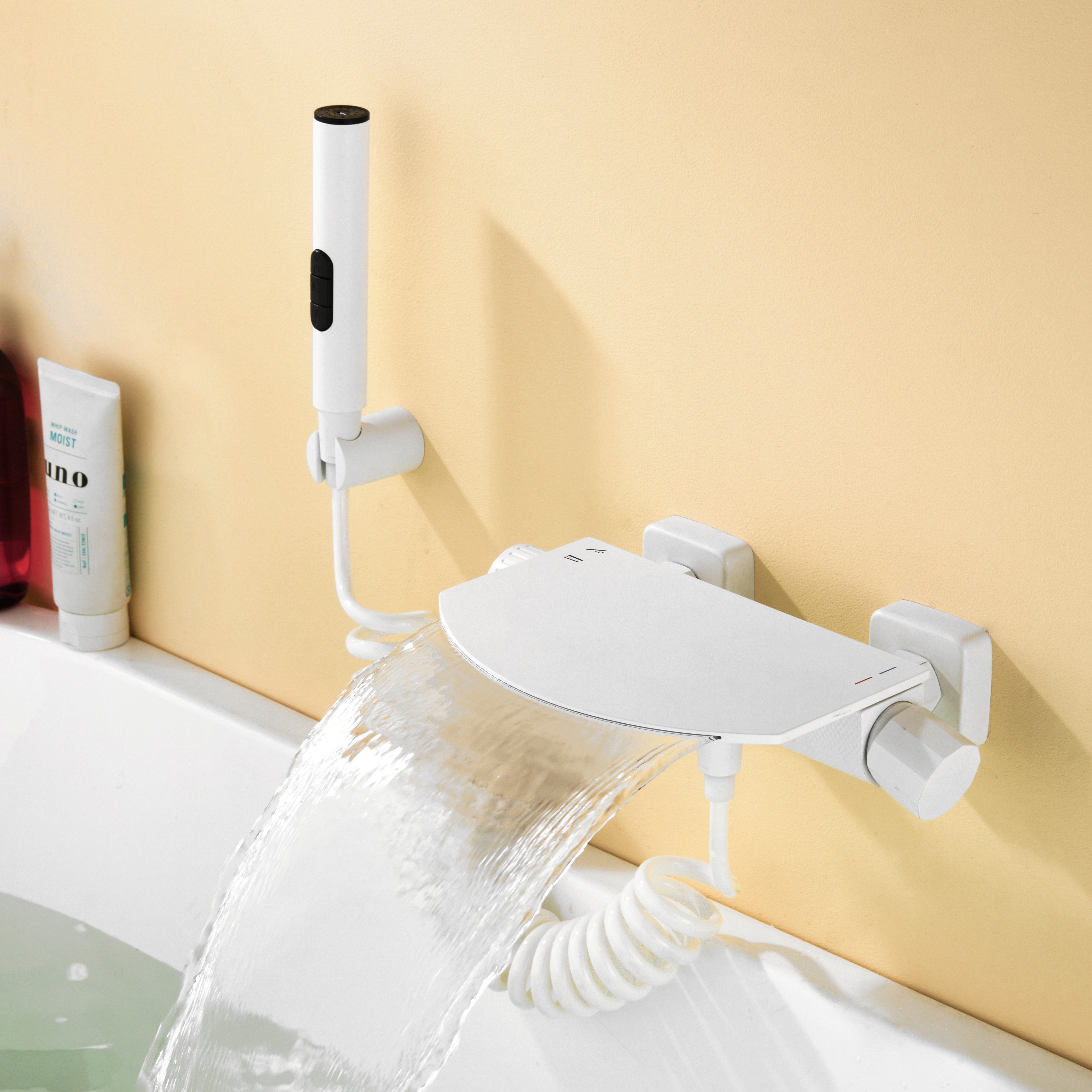 浴缸龙头明装入墙淋浴花洒冷热混水阀浴盆五金瀑布式水龙头白色