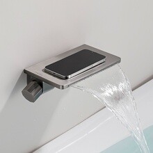 霖代卫浴浴缸龙头冷热浴盆泡池明装挂墙式瀑布龙头枪灰色贴墙无缝