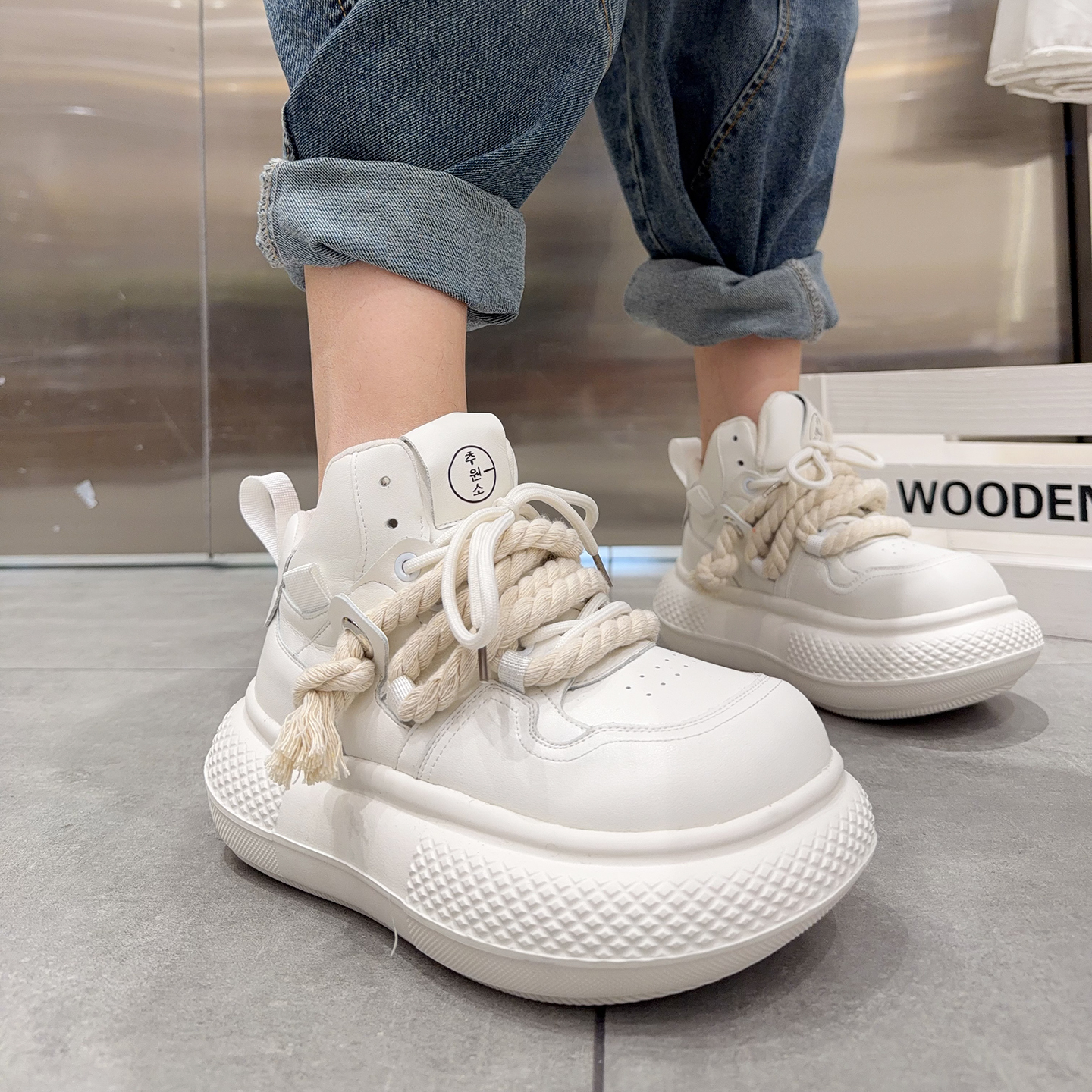 女鞋25年冬季新款中帮运动休闲鞋