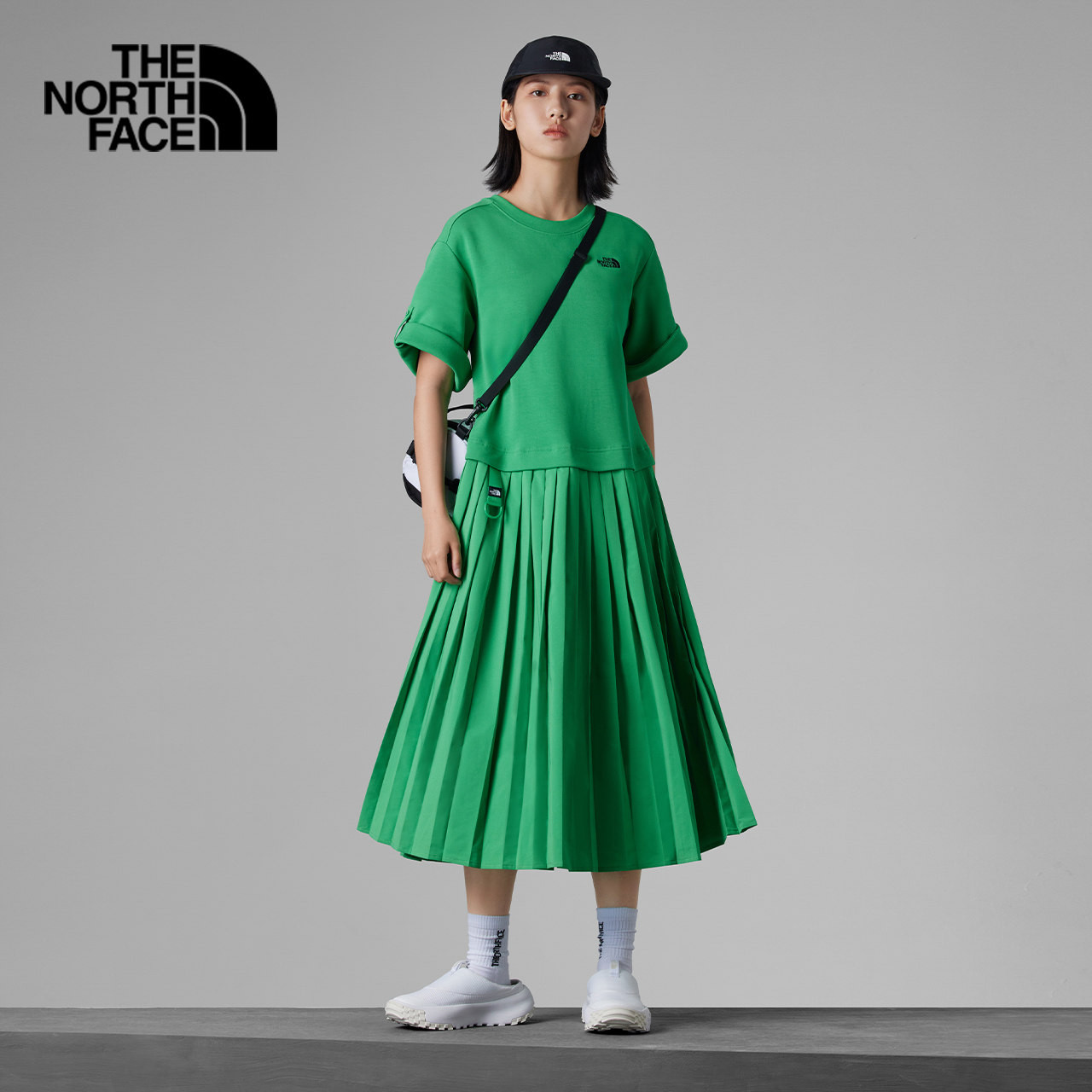 北面UE先锋设计女士户外百褶裙