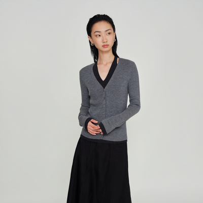 AS通勤气质灰色细坑条开衫毛衣女26秋季新款收腰显瘦假两件层上衣