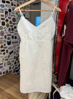 Brandy baby新款白色五粒扣花边V领系带收腰吊带裙女bm甜美连衣裙