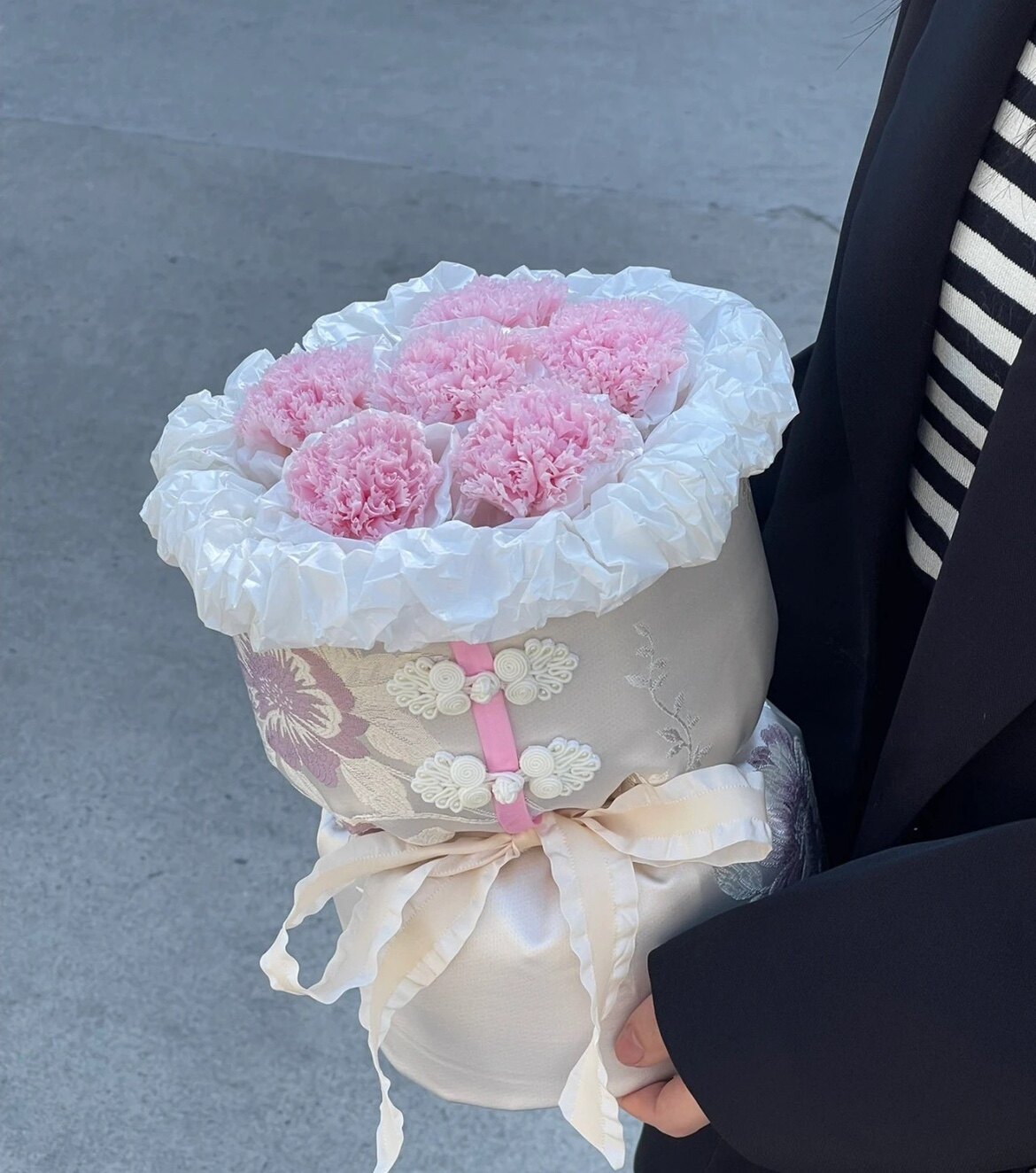 永生花康乃馨芍药蝴蝶花束送长辈妈妈母亲节女神节粉色国风混搭粉图片