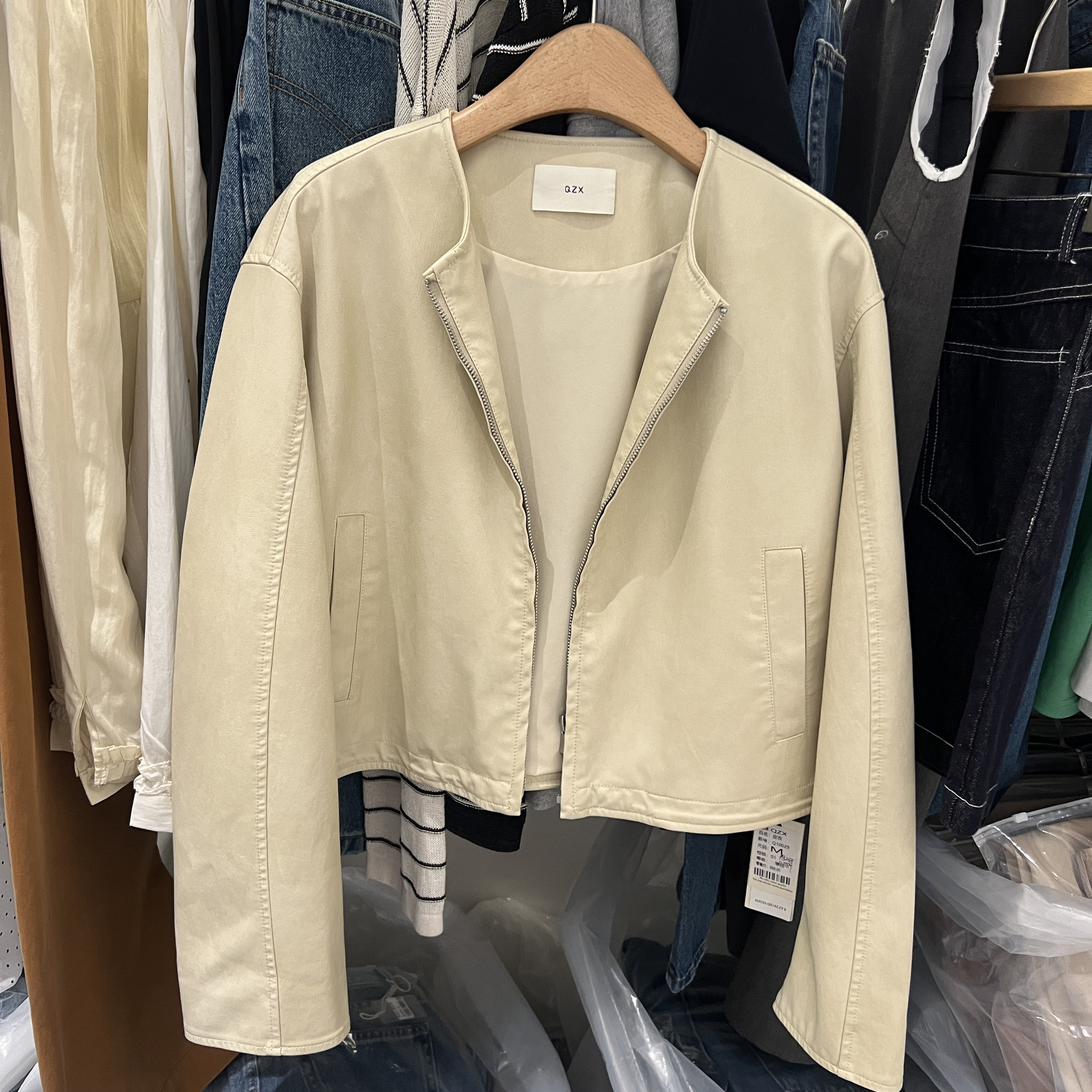 卡蔓诗QZX10029立领皮衣夹克女2025年秋季时尚宽松显瘦短款外套