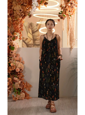 X【叭哒不惑】 小溪生活  桑蚕丝时尚吊带印花气质宽松长款连衣裙