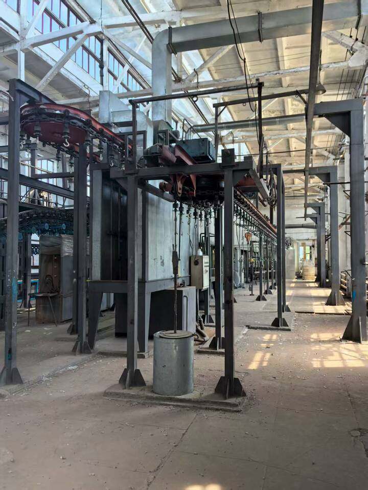 12月23日齐齐哈尔某公司厂区内的所属物品包括：刮板机、附件炉、泵站、箱式炉等网络拍卖公告