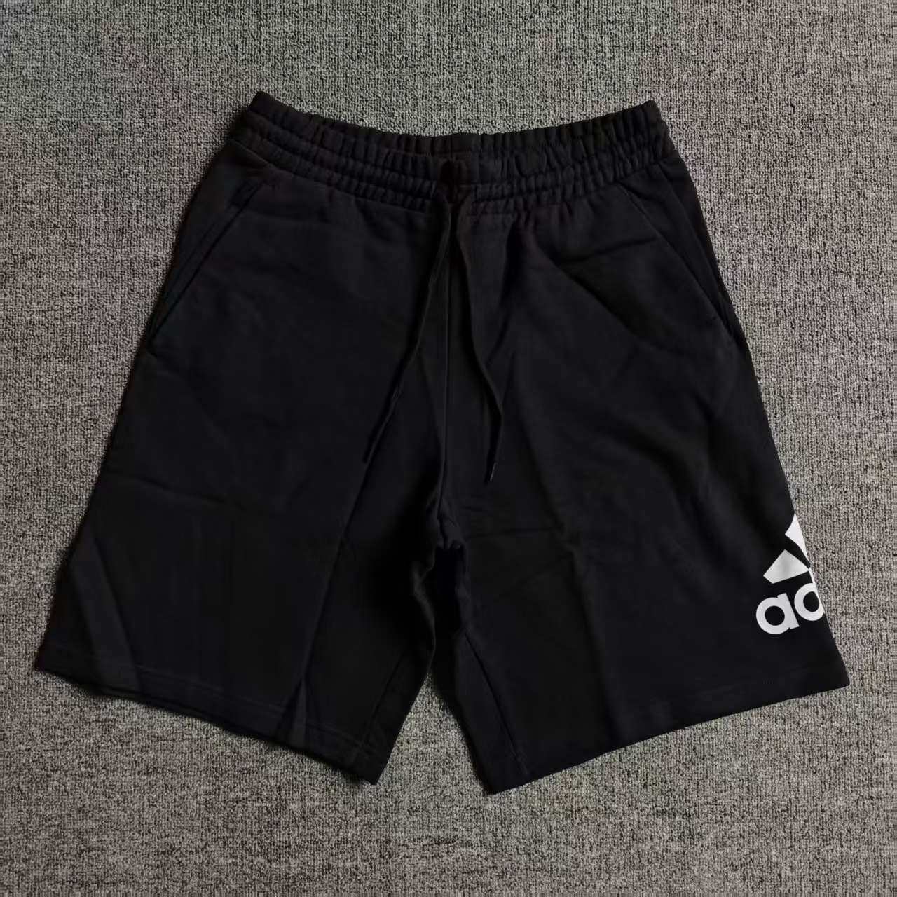 Adidas阿迪达斯男子经典黑白大LOGO纯棉针织毛圈运动短裤IC9401