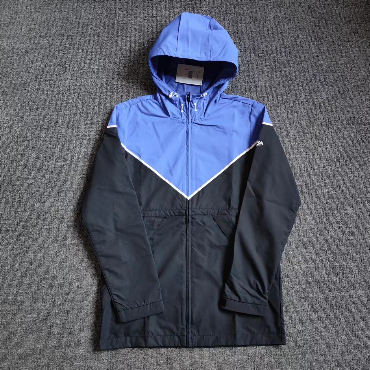 REEBOK锐步男子经典高端连帽风行者防风衣外套 DW8952