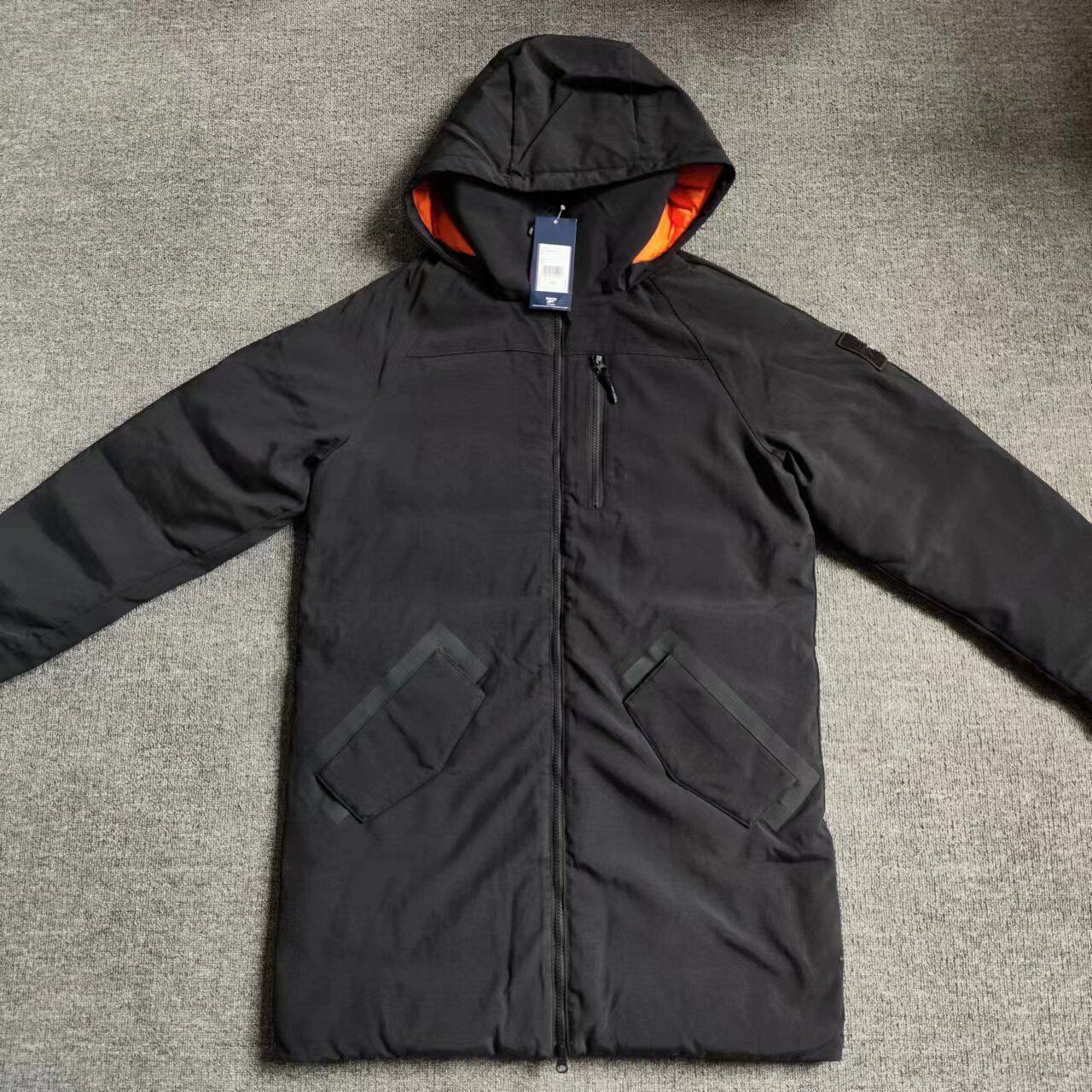 连帽中长款运动保暖厚实羽绒服