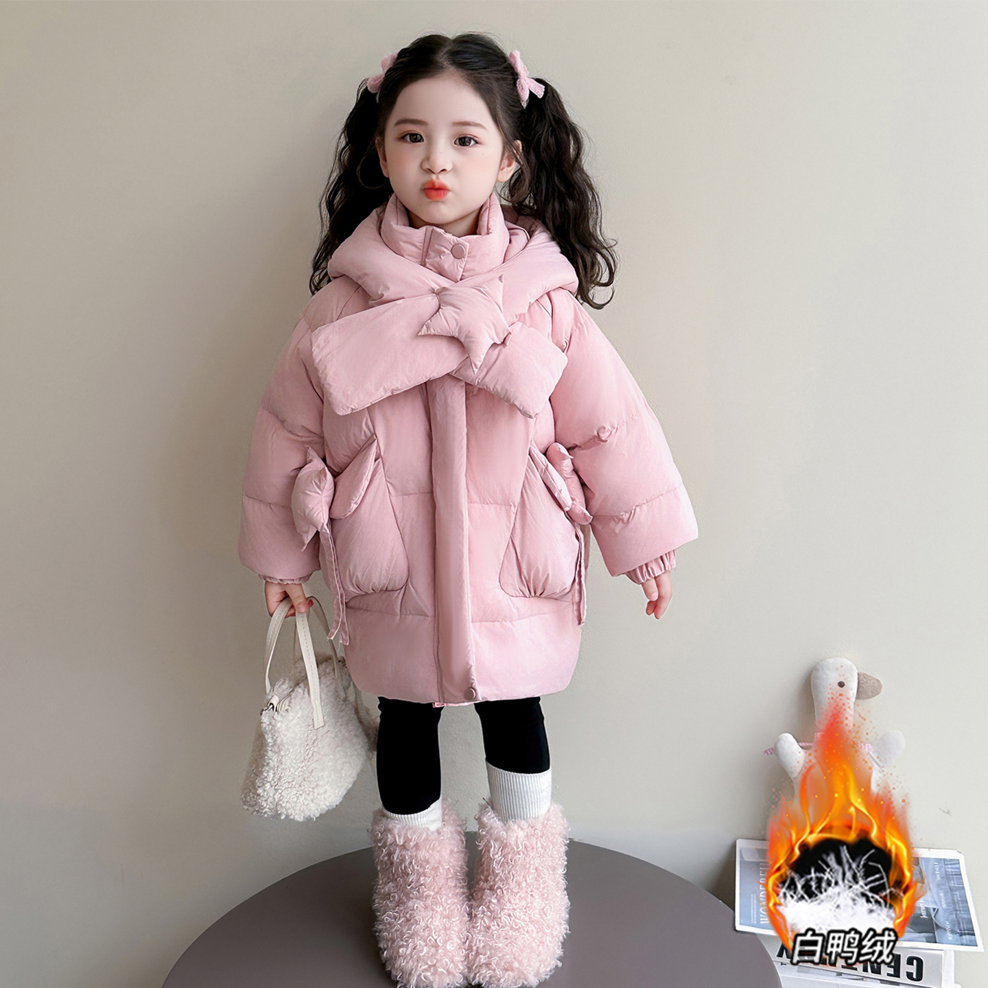 女童粉色连帽中长款羽绒服秋冬季