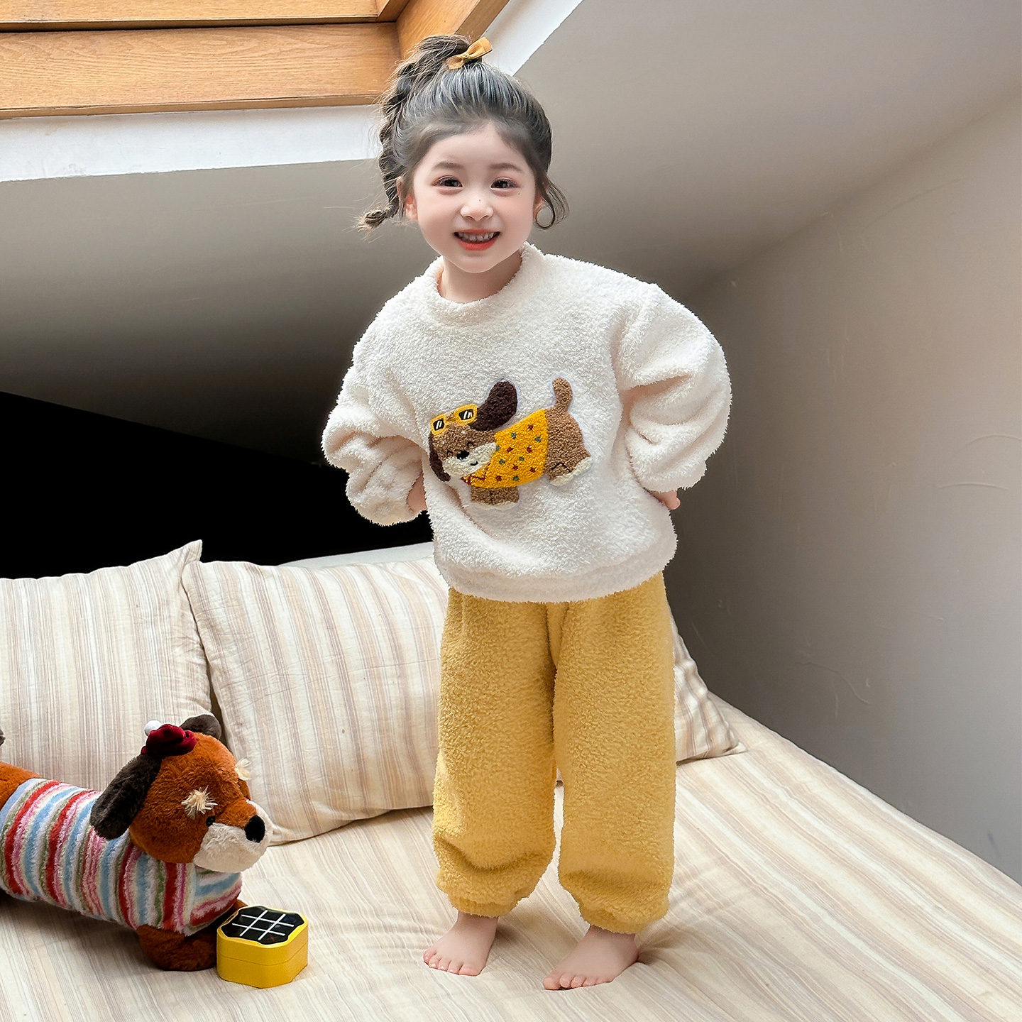 女童秋冬季法兰绒睡衣套装