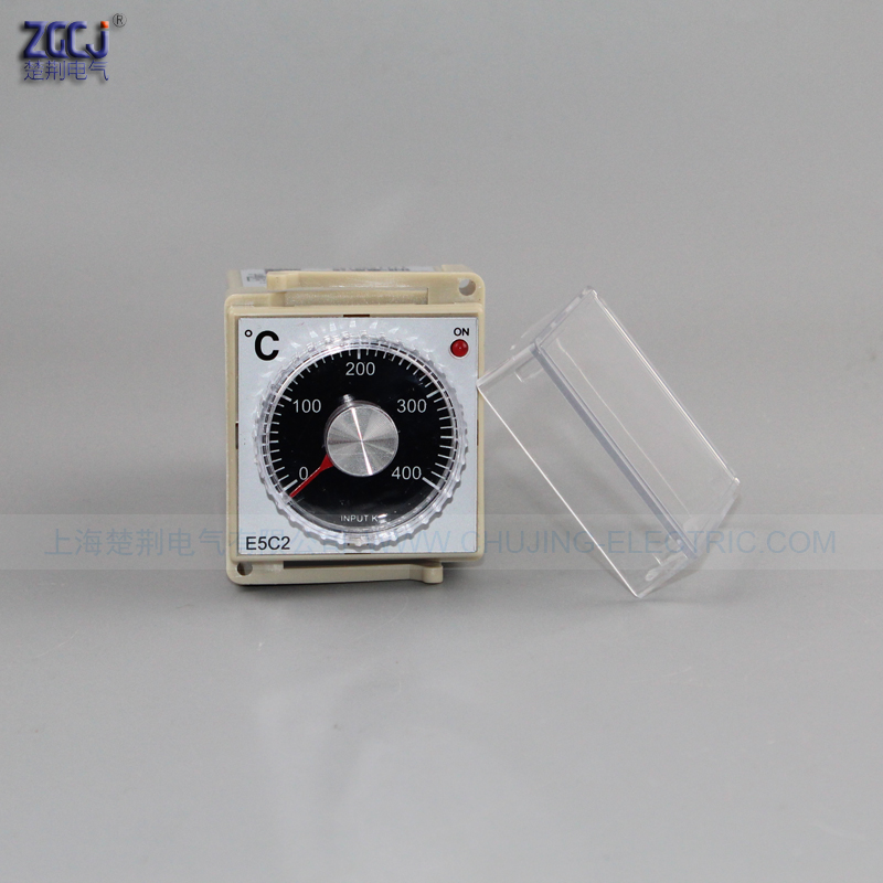 尺寸：48*48mm                           
温度范围：0-400度                            
安装方式：导轨式安装 带导轨安装接线座