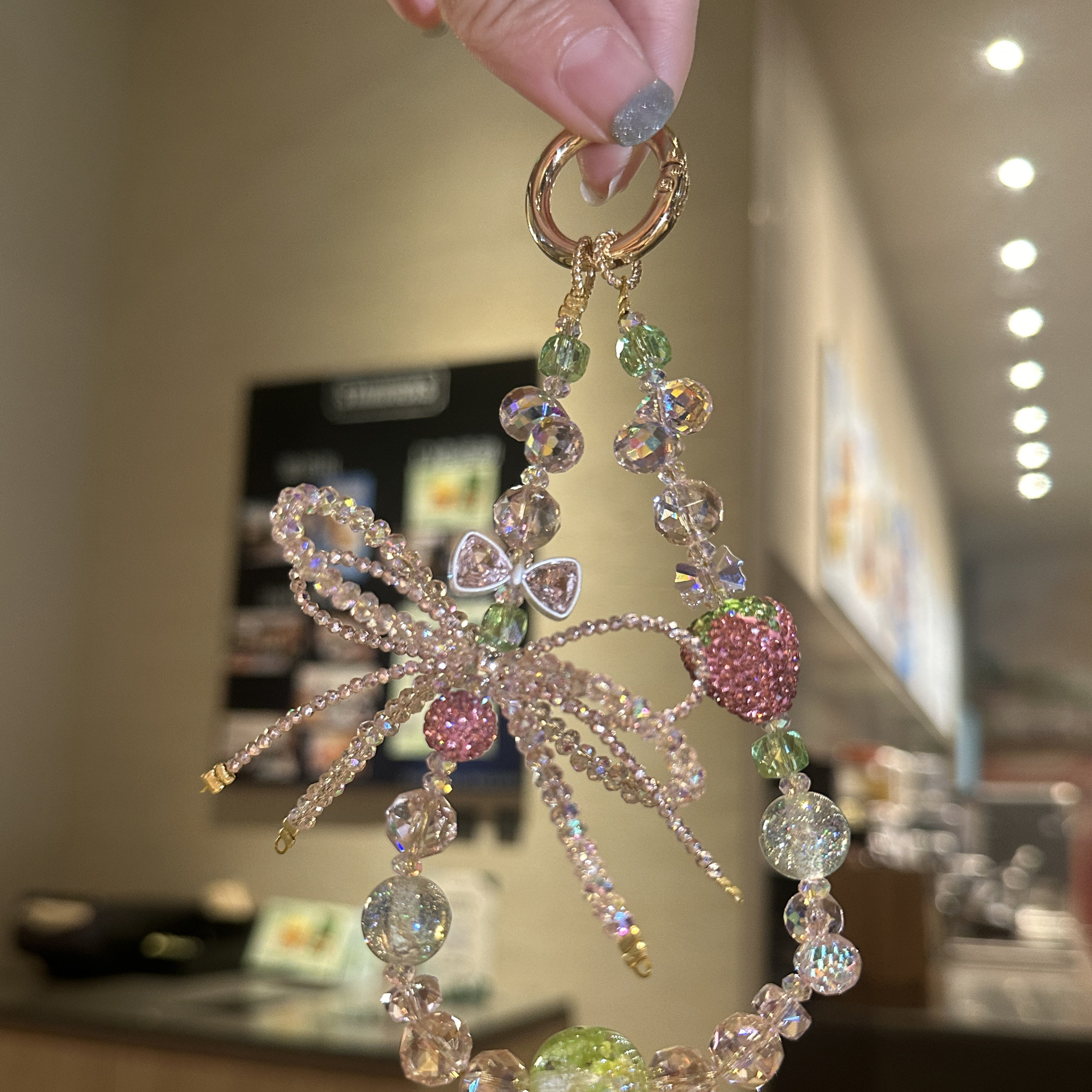 【高品质】手机挂绳串珠水晶圆珠挂饰蝴蝶结链手机壳装饰手提链子