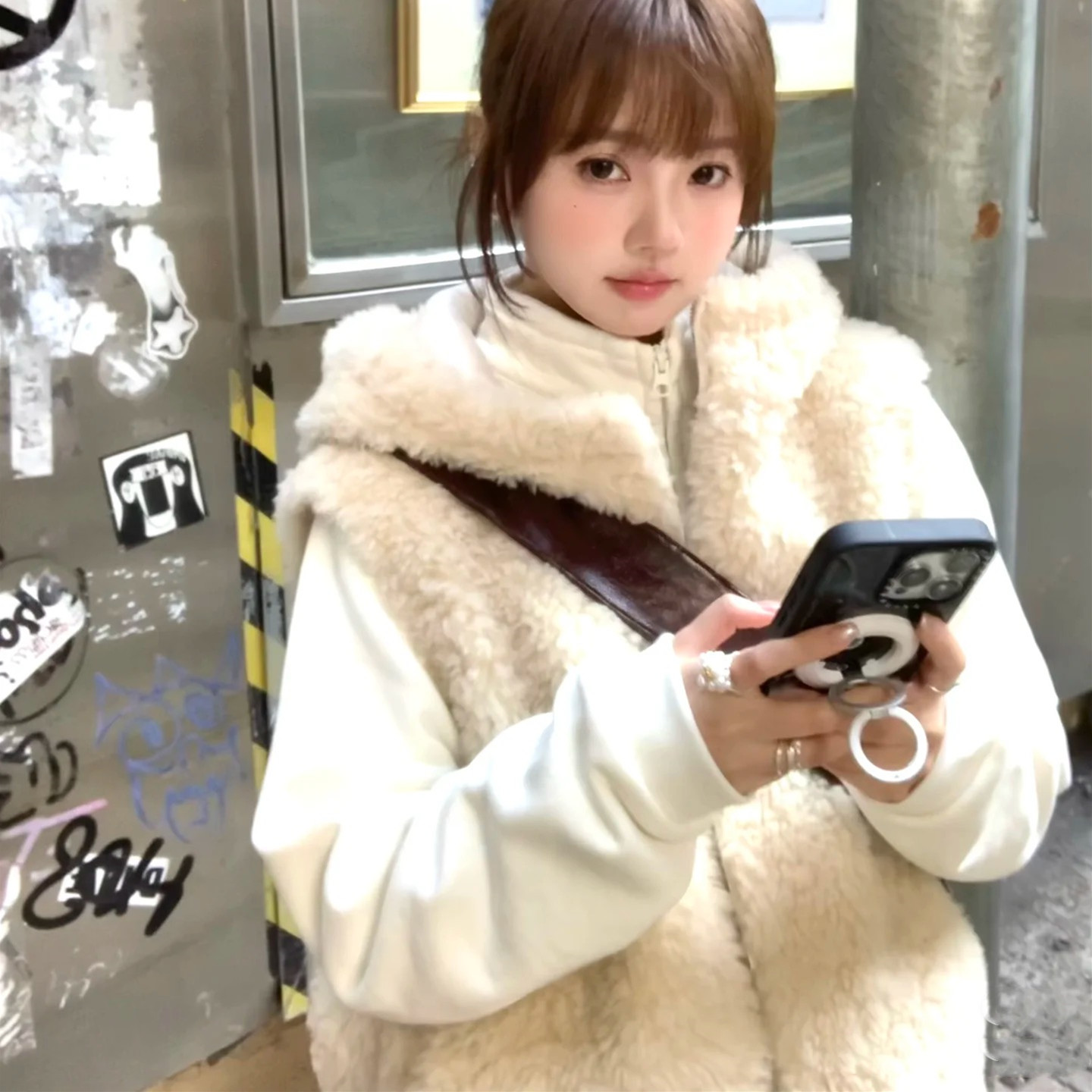 韩版皮毛一体仿羊羔毛马甲女加厚保暖连帽百搭冬季无袖马夹毛茸茸