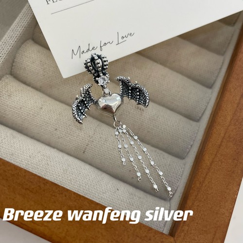 黑锆石肌理链条爱心翅膀吊坠