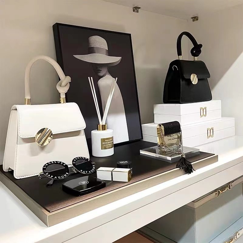 样板间衣帽间搭配轻奢小香风女包墨镜香水组合软装饰品摆件设计,家居饰品,家饰软装搭配套装,淘宝优惠券,粉丝福利购,淘宝优惠卷