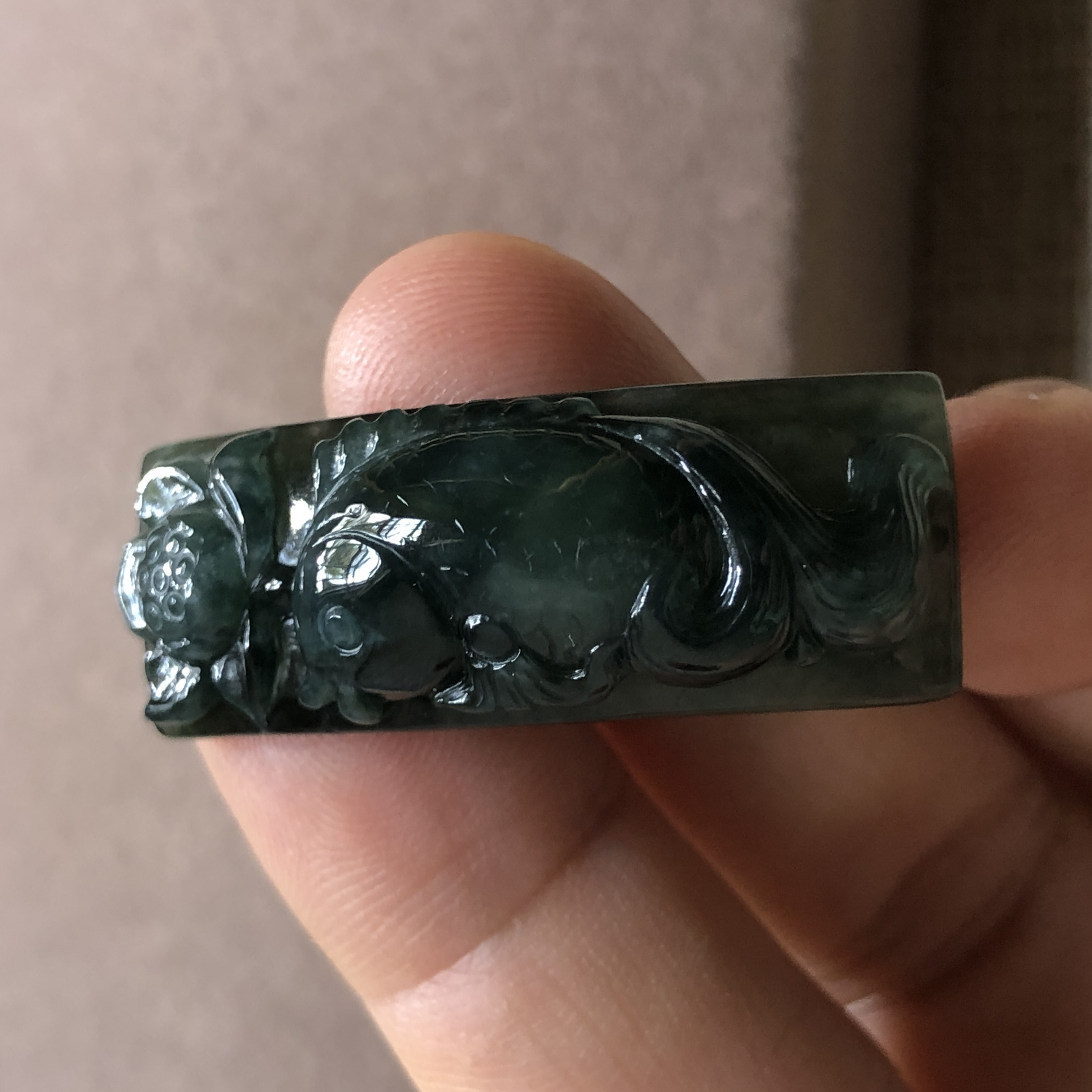缅甸玉石A货翡翠玉雕玉器文玩老蓝水年年有余荷花鱼手牌捡漏价
