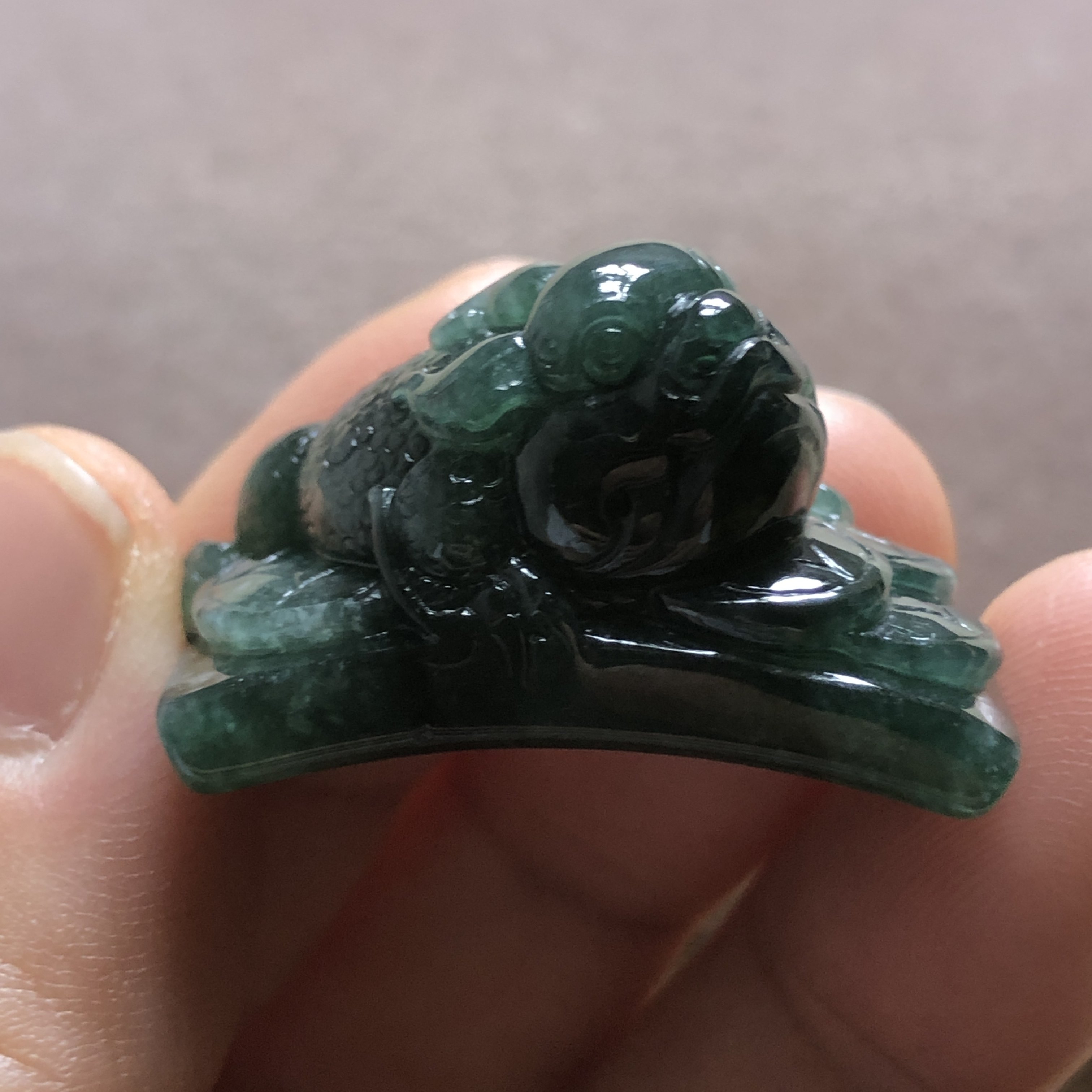 缅甸玉石A货翡翠玉雕玉器文玩冰糯种老蓝水精雕招财金蟾手牌捡漏