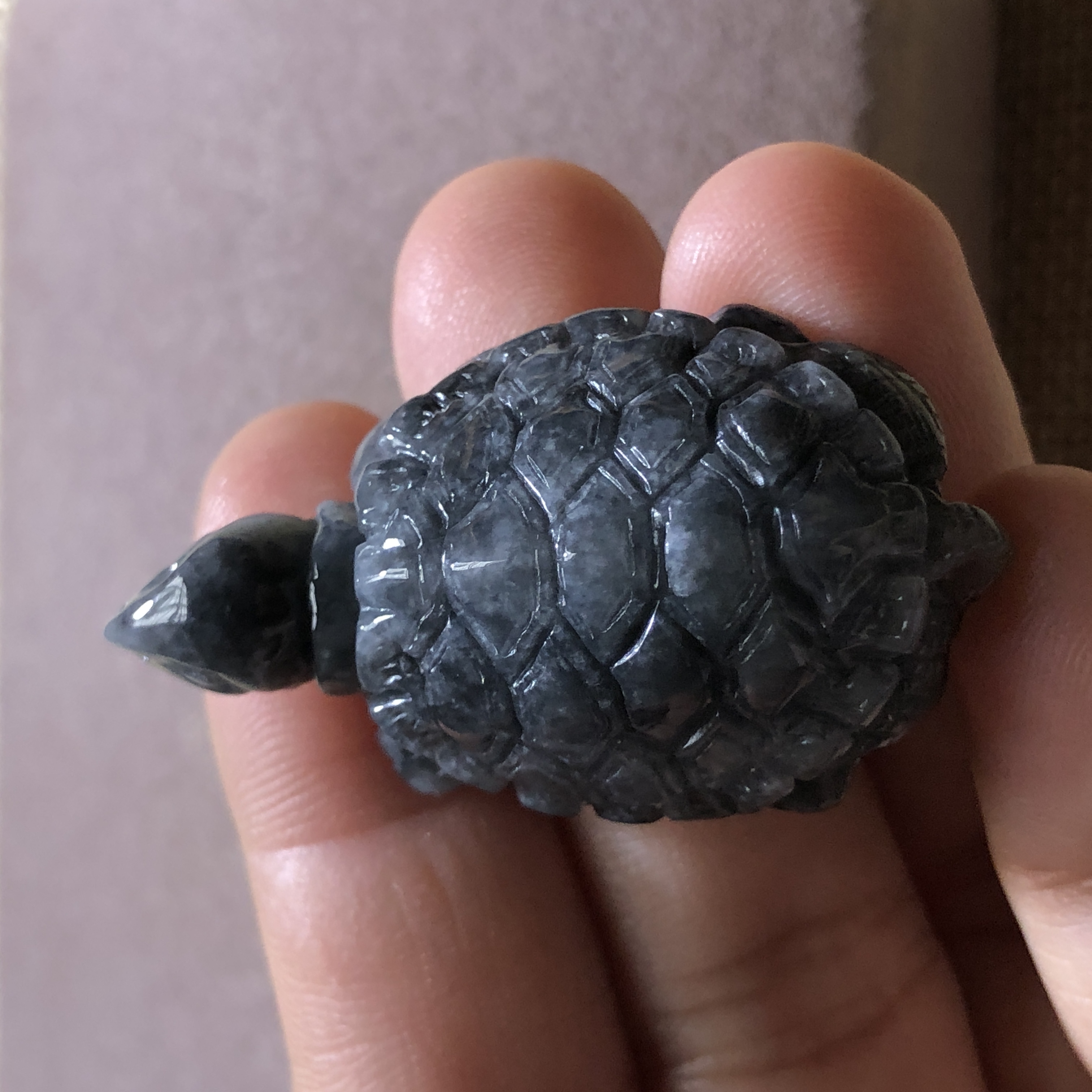 缅甸玉石A货翡翠玉雕文玩满色乌鸡精雕金钱龟乌龟挂件迷你小摆件