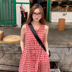红色格纹无袖背心连衣裙子女装夏季2024新款法式气质海边度假长裙
