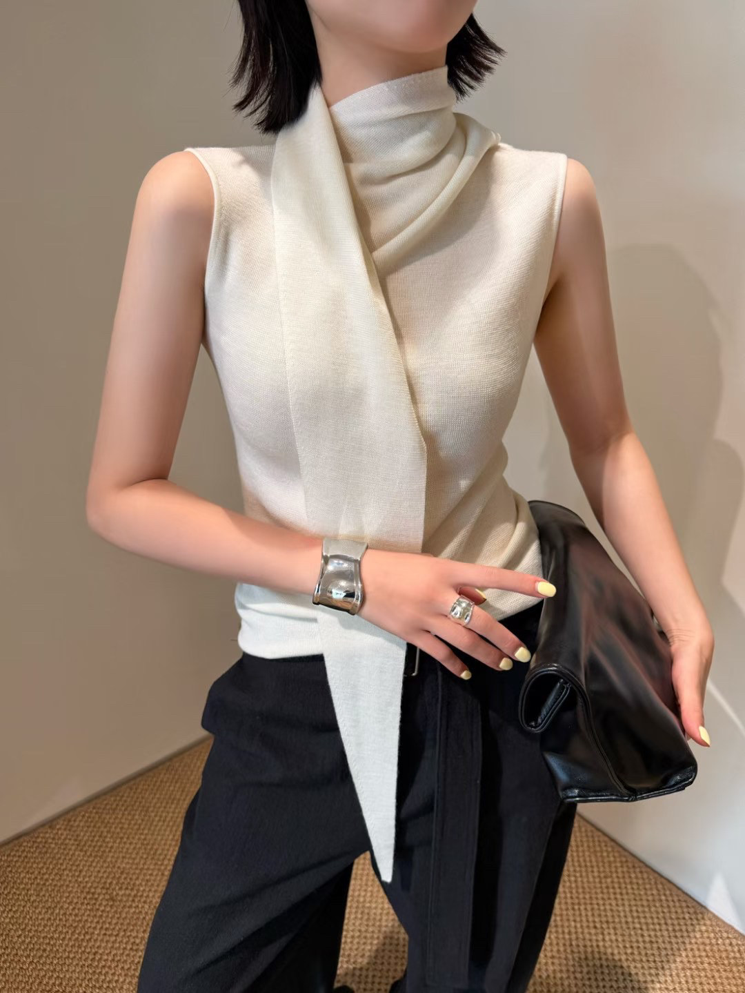 设计感扬子纱100美丽诺羊毛荡领系飘带无袖修身显瘦背心2026秋季