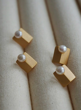 欧美小众几何立体三角形珍珠耳钉 S925纯银通勤百搭时尚银饰耳环