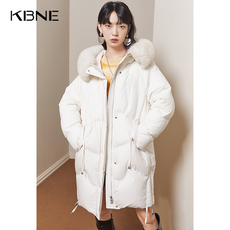 简约大气的茧型羽绒服