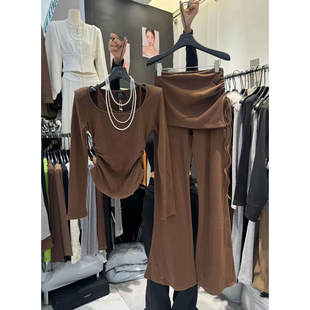 2025冬季韩版时髦百搭褶皱不规则开叉磨毛上衣+高腰微喇裤女套装